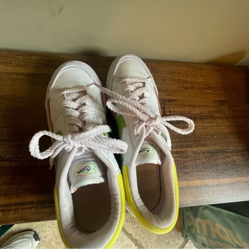 Women’s Nike Court Legacy Lift size 8.5